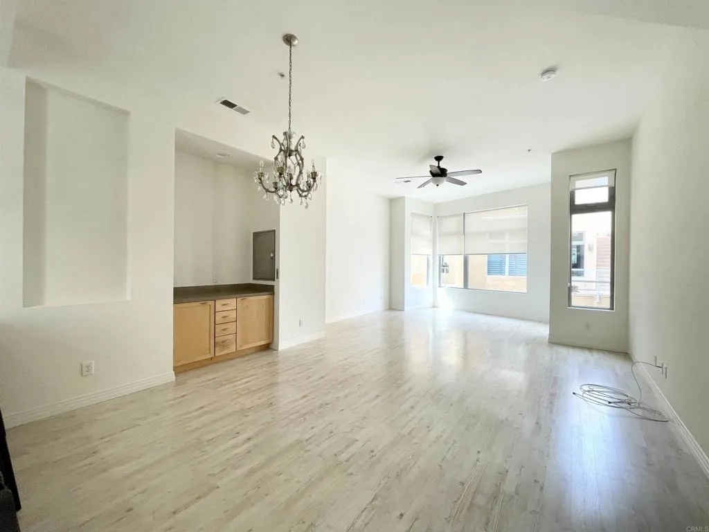 https://cdn.realtyfeed.com/cdn/127/307084740/2b5d878cedecd8a1648a426c2baf0cd5.webp