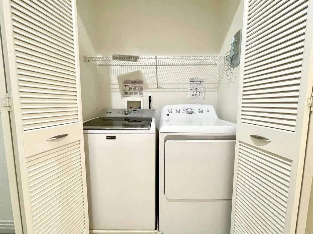 https://cdn.realtyfeed.com/cdn/127/307084740/cbd1bc8a8561bc67609a7493a6a024fc.webp