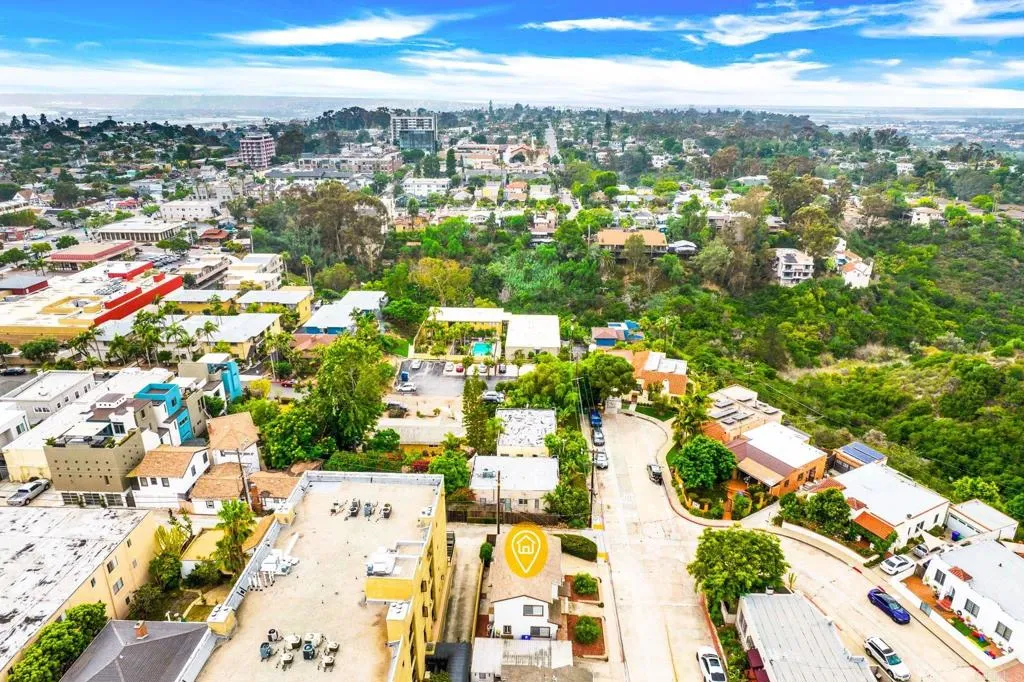 https://cdn.realtyfeed.com/cdn/127/307084776/8c1c9bbc5db33e32e3188f901014738e.webp