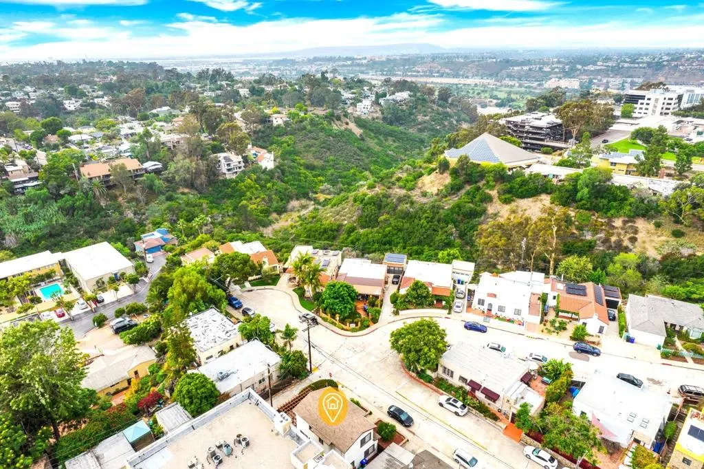 https://cdn.realtyfeed.com/cdn/127/307084776/b7ef3d82075a3bae48c3324a43582c2c.webp