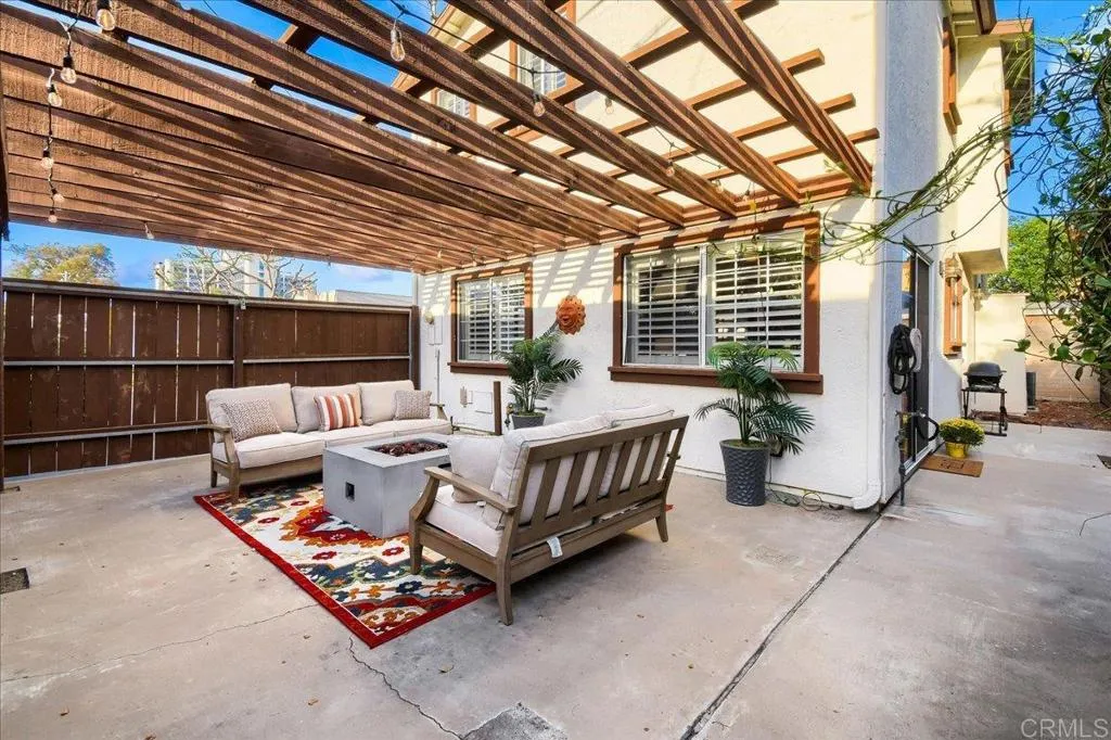 https://cdn.realtyfeed.com/cdn/127/307084776/f5dcaa581228428b3d233cd75512531d.webp