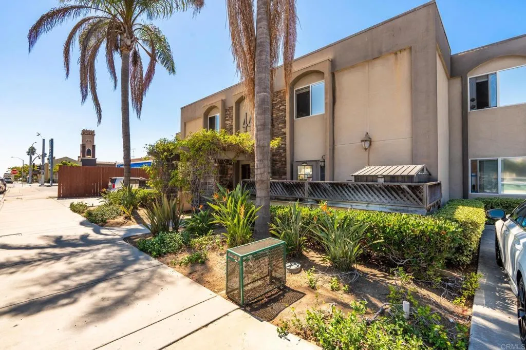 https://cdn.realtyfeed.com/cdn/127/307084812/b9a32fbda84668dc97a96b415415af70.webp