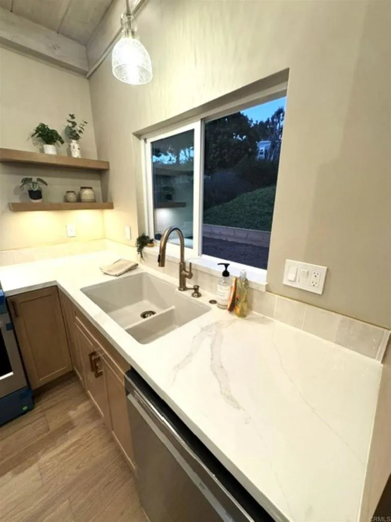 https://cdn.realtyfeed.com/cdn/127/307084816/527412bcf1c4d1ee592d18f0499d2480.webp
