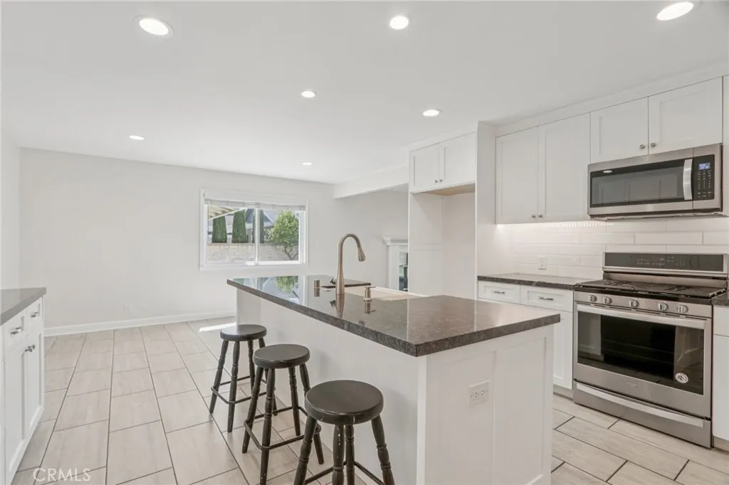 Northridge, CA 91325