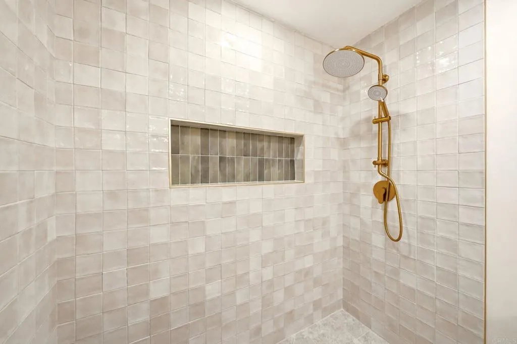 https://cdn.realtyfeed.com/cdn/127/307084833/2e32400ed484724ed7572ffd218ea86e.webp