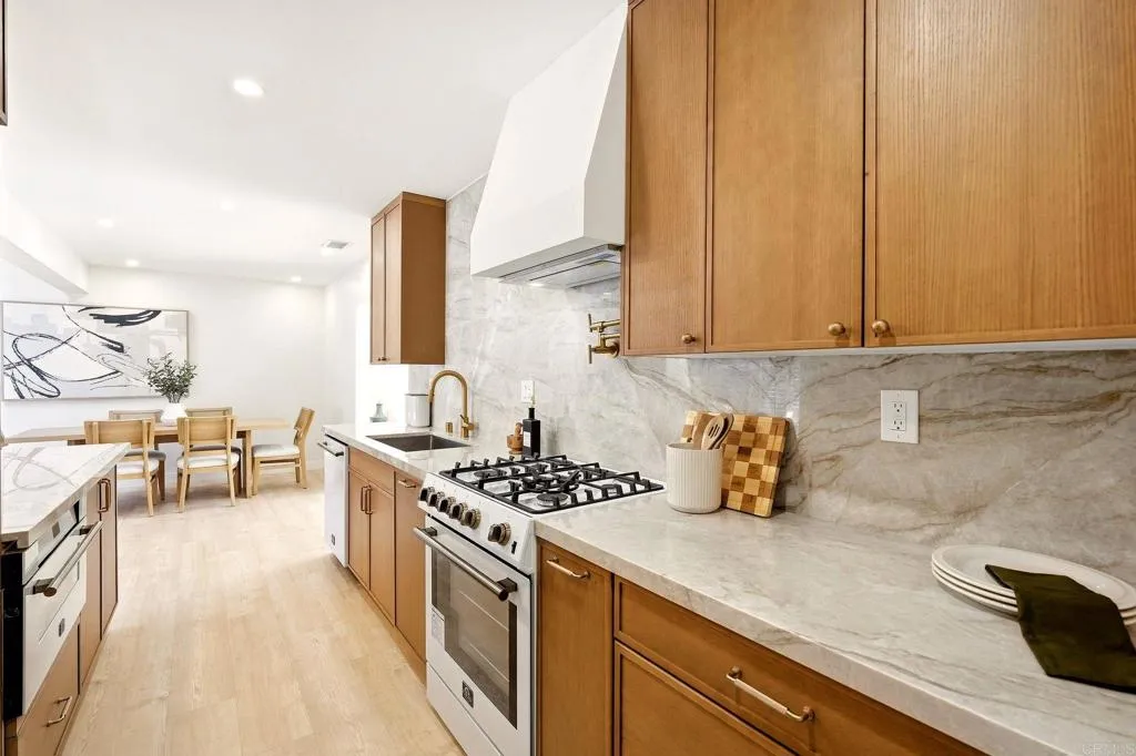 https://cdn.realtyfeed.com/cdn/127/307084833/43aca41b288c7b7889fd17d2f6abba98.webp
