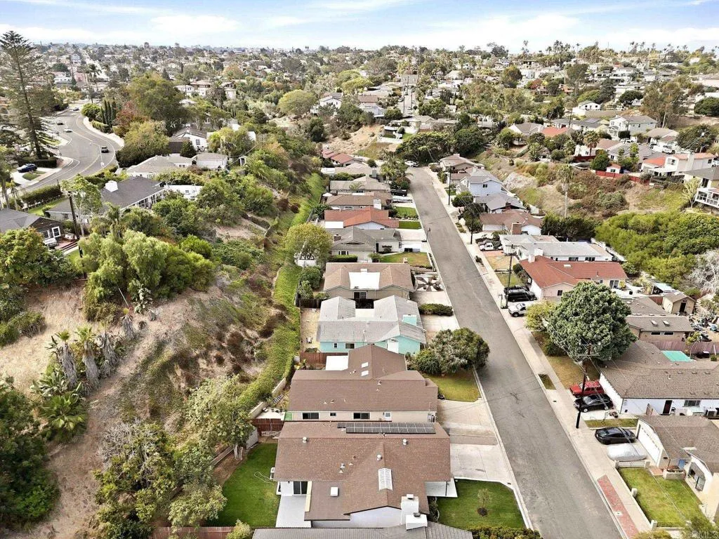https://cdn.realtyfeed.com/cdn/127/307084833/50e388f83cac037f5eb7d9f21ada6b9d.webp
