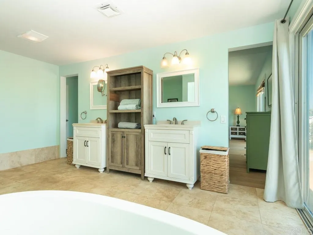 https://cdn.realtyfeed.com/cdn/127/307084931/4a6c8d9ca49c39ebd3653334c0501112.webp
