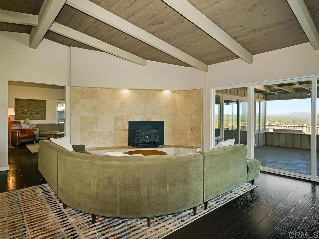 https://cdn.realtyfeed.com/cdn/127/307084931/bc9581d2d1d8e647af3c283f7798a671.webp