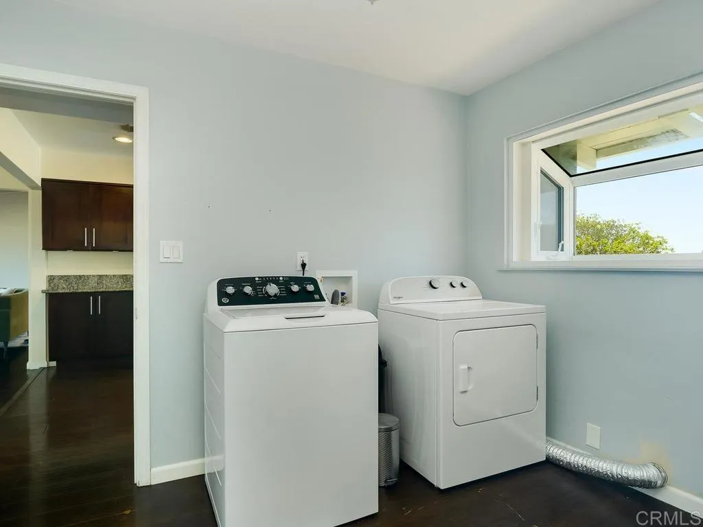 https://cdn.realtyfeed.com/cdn/127/307084931/edef82b163387f7edf69af292af1233a.webp