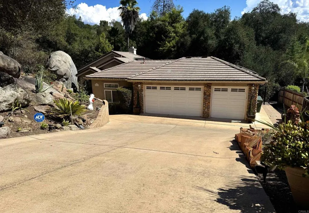 28315 Meadow Glen Way West, Escondido, CA 92026 - Main photo, Escondido, CA