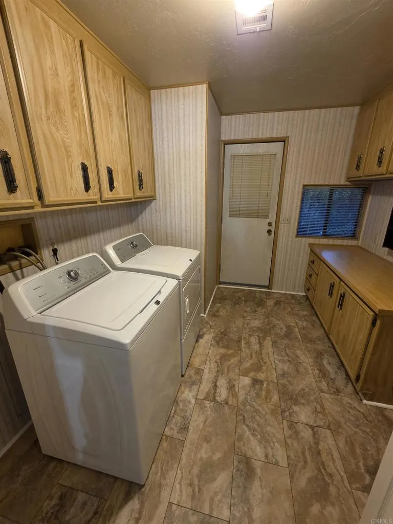 https://cdn.realtyfeed.com/cdn/127/307084948/d85dc6f9017b1d049bf726321dd8095c.webp