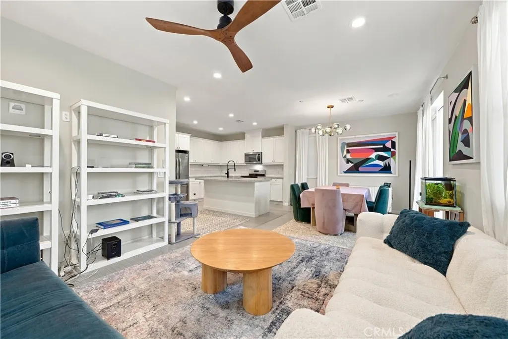 https://cdn.realtyfeed.com/cdn/127/307084980/d7f6767bae4003d6fb9408d98458db8d.webp