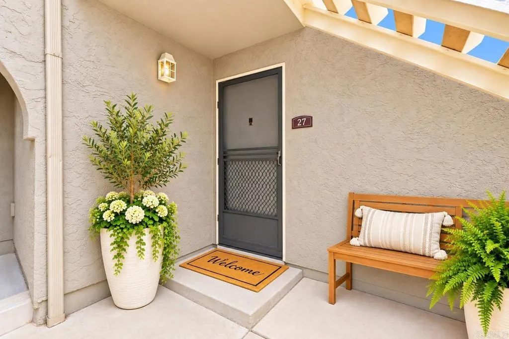 930 Via Mil Cumbres Unit 27, Solana Beach, CA 92075 - Main photo, Solana Beach, CA