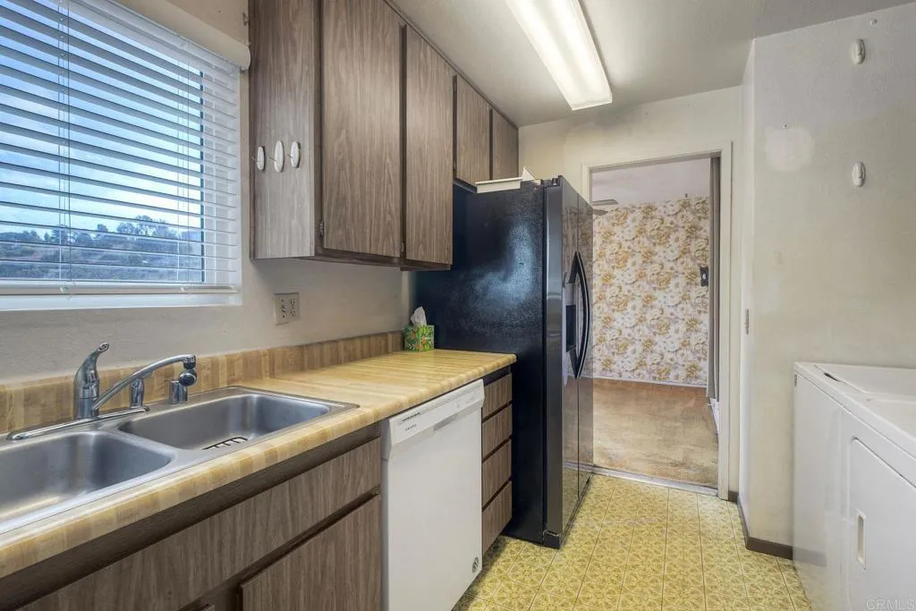 https://cdn.realtyfeed.com/cdn/127/307085041/1104234c33c1006a35a76d4f627f1f4e.webp