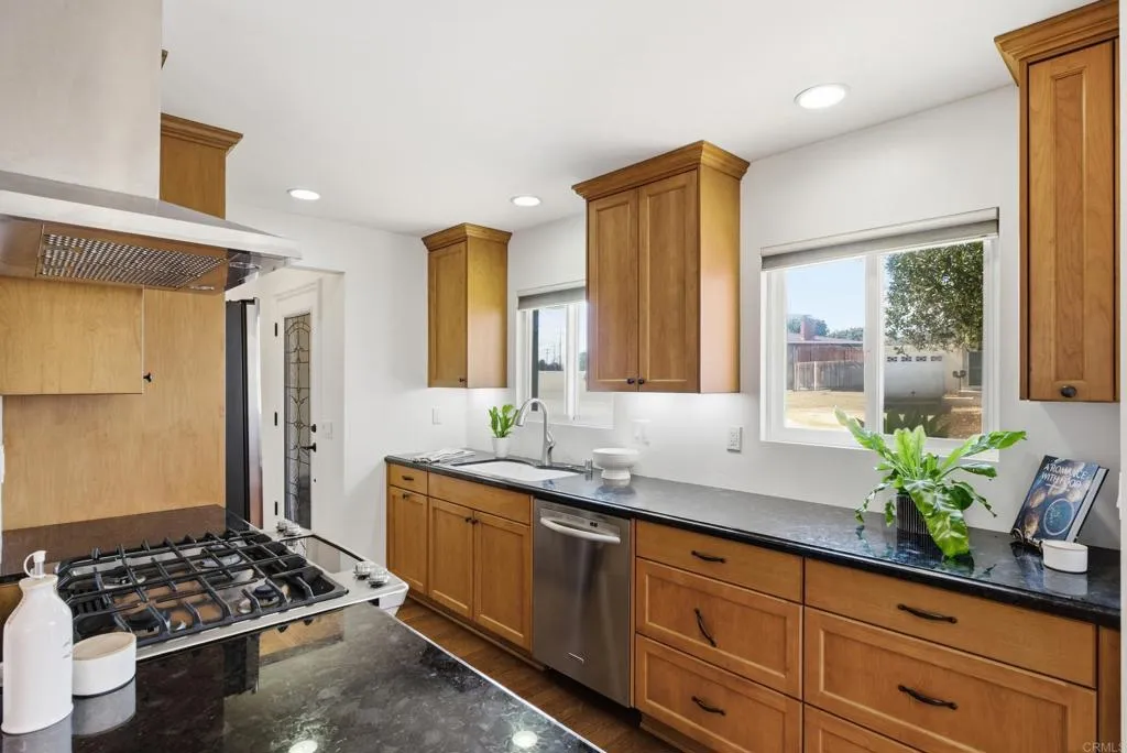5261 Rincon St, San Diego, CA 92115 - Photo 5 of 35, San Diego, CA