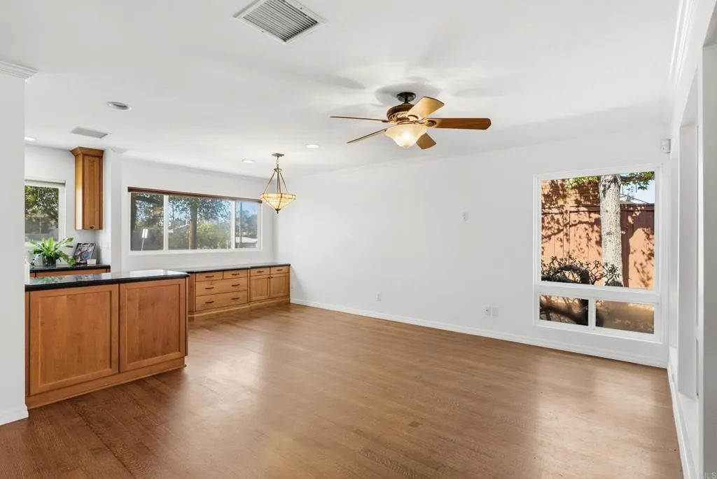 https://cdn.realtyfeed.com/cdn/127/307085061/44289269d48f1e6bbf44adcfb6a1d472.webp