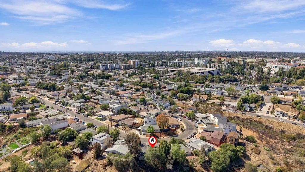 https://cdn.realtyfeed.com/cdn/127/307085061/9a514397f3b934bf235e382c3b3e32f3.webp