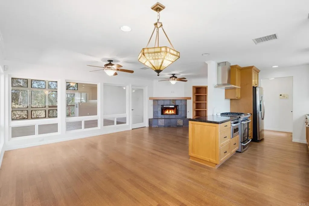 https://cdn.realtyfeed.com/cdn/127/307085061/a1d35827478d38c84cc668e34b020077.webp