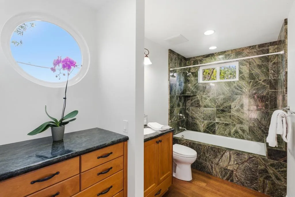 https://cdn.realtyfeed.com/cdn/127/307085061/c93957e2a742f26d9fd9691e95eb222c.webp