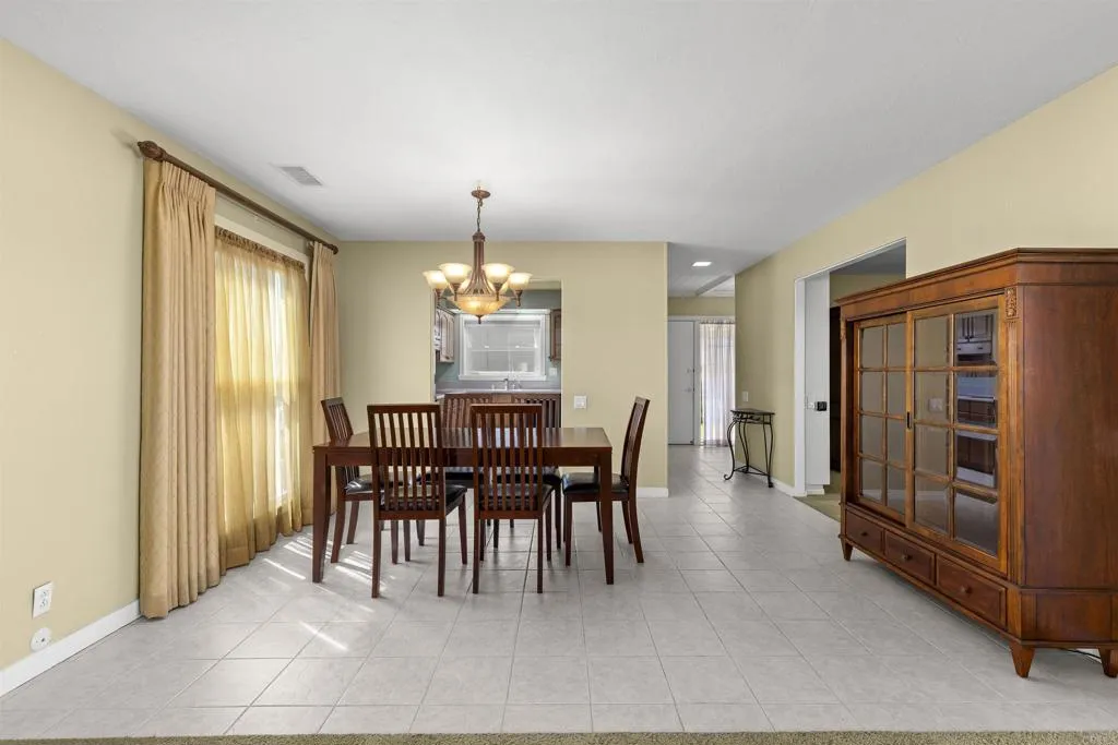 https://cdn.realtyfeed.com/cdn/127/307085105/043707d470b350590f74ff626474d568.webp