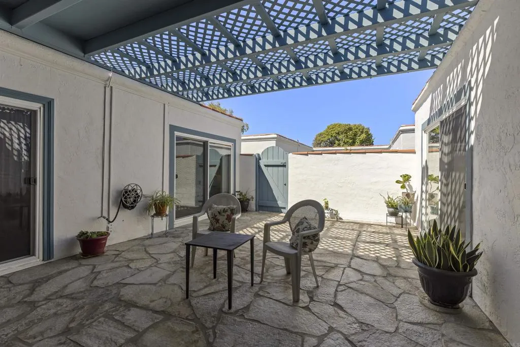 https://cdn.realtyfeed.com/cdn/127/307085105/1065e126d0e0b32095d2db8923f9056c.webp