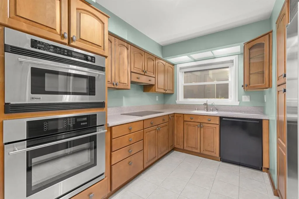 https://cdn.realtyfeed.com/cdn/127/307085105/6aeec6ef87277fd69898d68fca362f49.webp