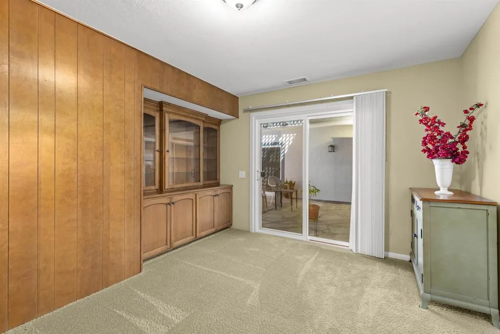 https://cdn.realtyfeed.com/cdn/127/307085105/6d02daec3cfb5e4ca9a1e8da9f9c0dd1.webp