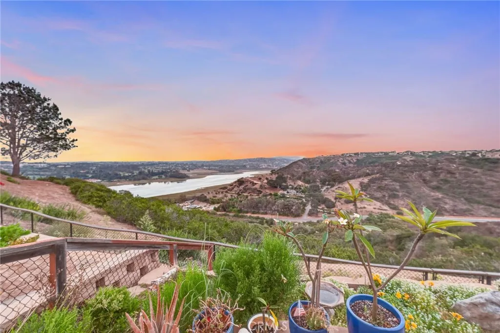 https://cdn.realtyfeed.com/cdn/127/307085141/4b92142767e5fd51f562b3b748f521c7.webp