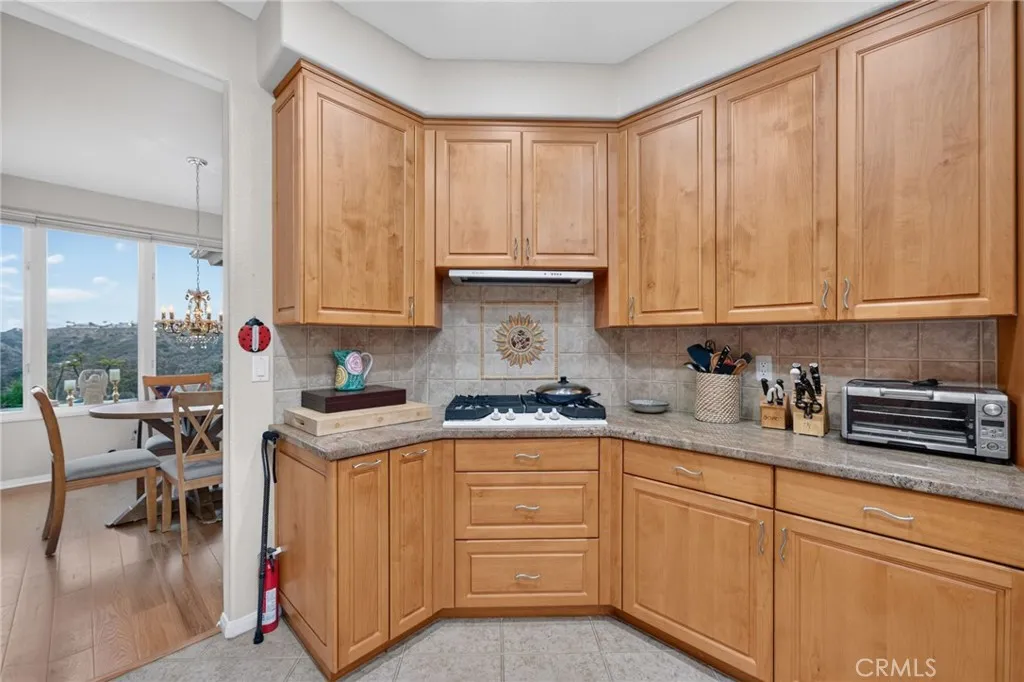 https://cdn.realtyfeed.com/cdn/127/307085141/bae48b3b4d79598dac427cd343c79741.webp