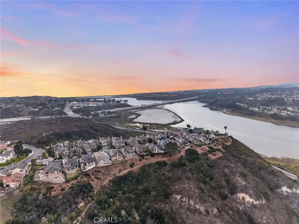 https://cdn.realtyfeed.com/cdn/127/307085141/ca4dbc56c15a1eb37013975906aacb77.webp