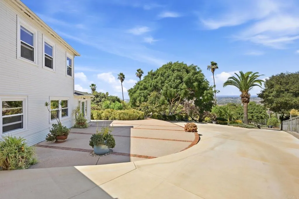 2900 Harris Drive, Vista, CA 92084 - Photo 3 of 30, Vista, CA