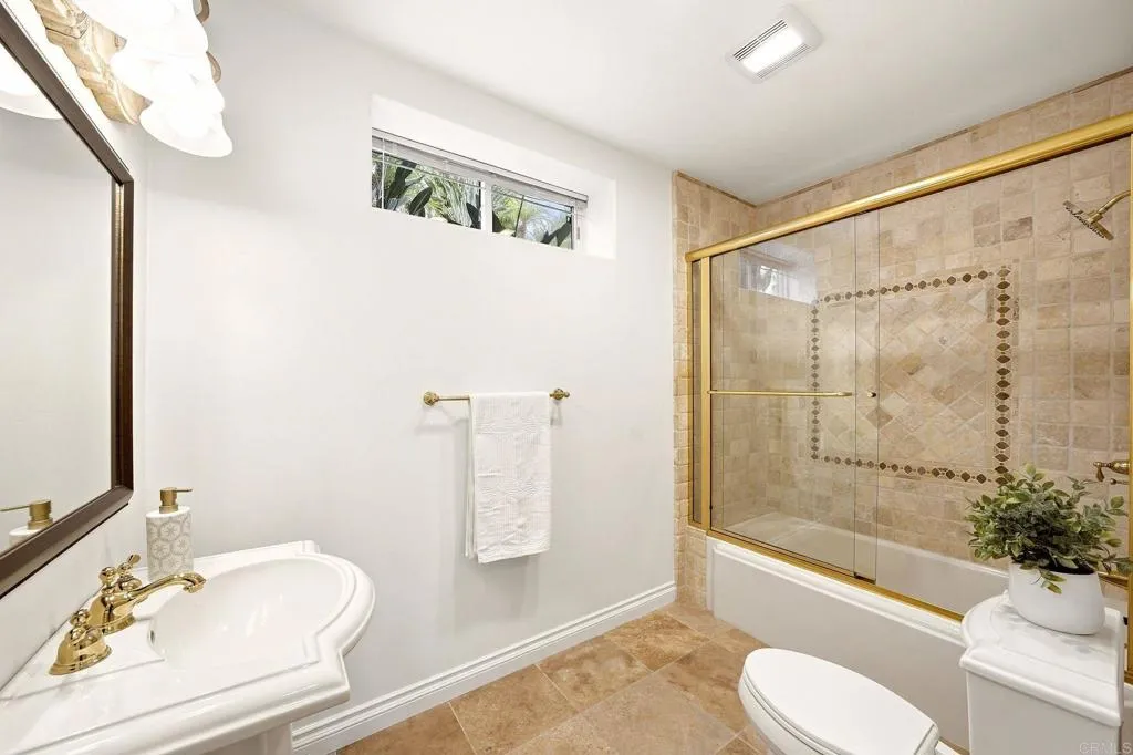 https://cdn.realtyfeed.com/cdn/127/307085162/de17a8bc8e57783b8edce2f393409757.webp