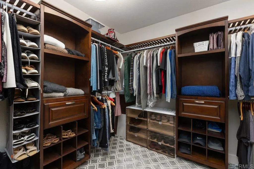 https://cdn.realtyfeed.com/cdn/127/307085181/158bb71562badf92d7468d81f731f375.webp