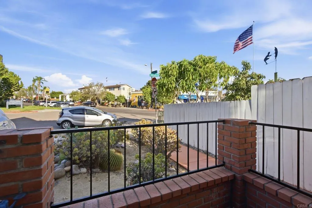 https://cdn.realtyfeed.com/cdn/127/307085272/4e811434a888892d68cacd005a837959.webp