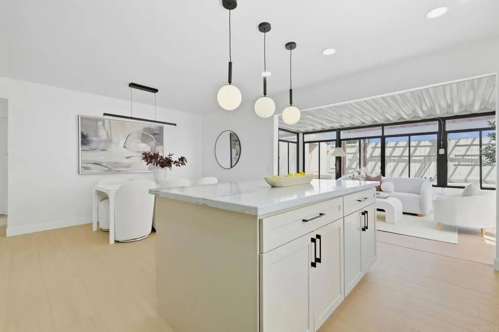 https://cdn.realtyfeed.com/cdn/127/307085283/0d54d3e505be7af52b77163d5e7672cf.webp