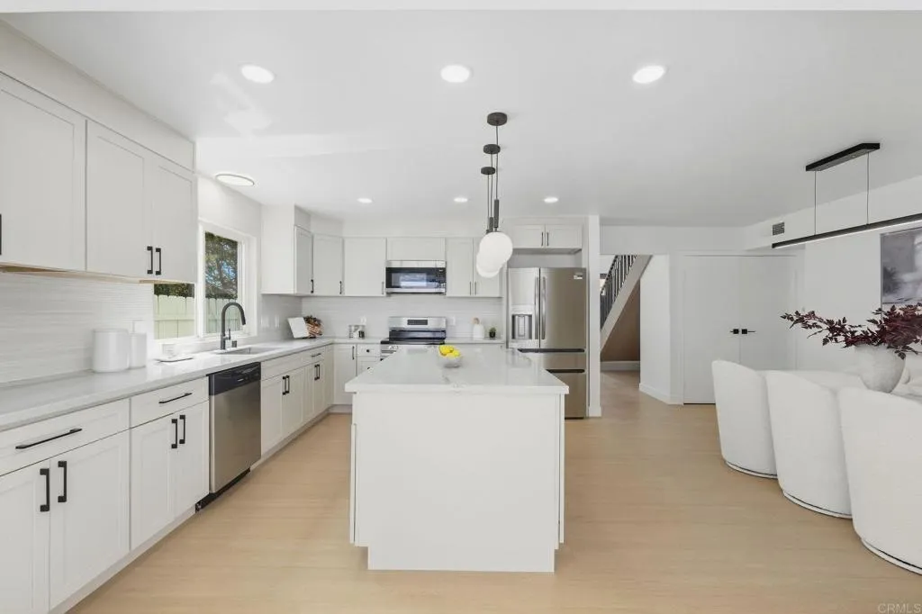 https://cdn.realtyfeed.com/cdn/127/307085283/62097695d4ed93563b21d5b42c540817.webp