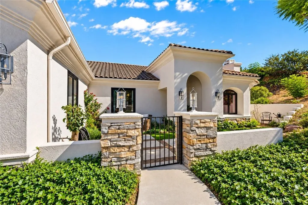 2278 Lindsey Court, Fallbrook, CA 92028 - Photo 2 of 40, Fallbrook, CA