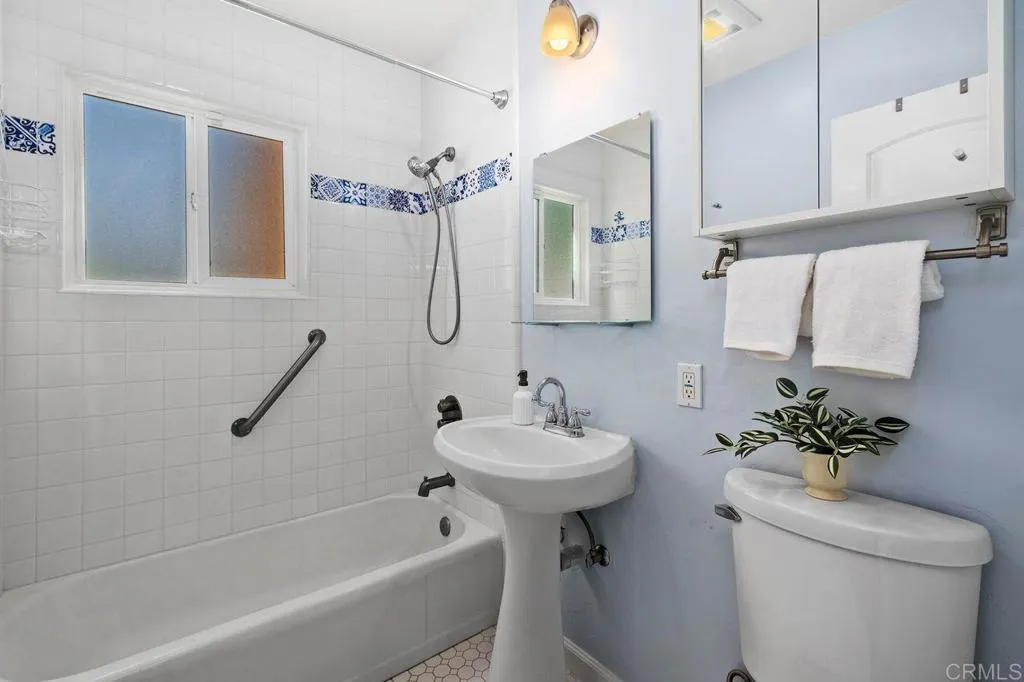 https://cdn.realtyfeed.com/cdn/127/307085340/15d732e9653d89d1a7d610e26371fd79.webp