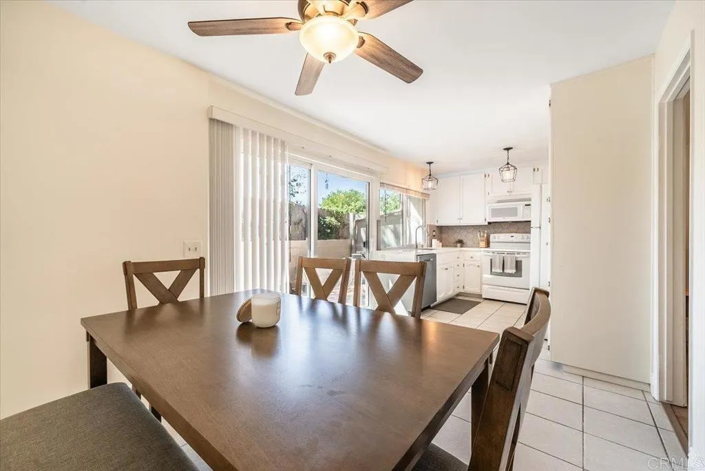 https://cdn.realtyfeed.com/cdn/127/307085353/3d61ad9a340f16d4c3d9ebc499dee733.webp