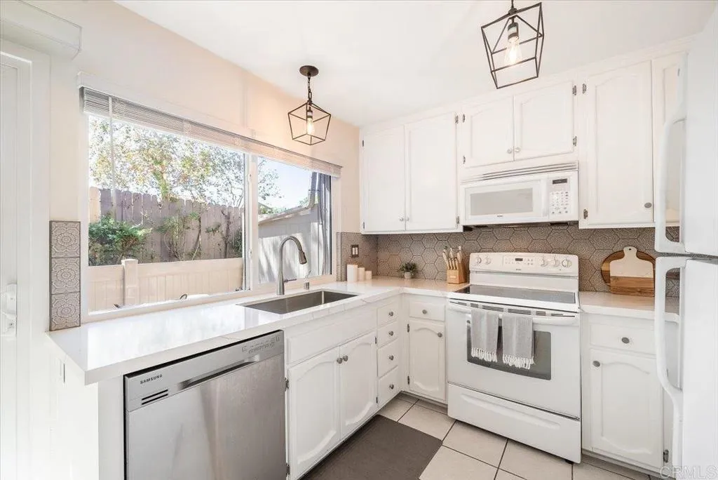 https://cdn.realtyfeed.com/cdn/127/307085353/5cc78c194c9df3a3fb343f851c9bff2a.webp