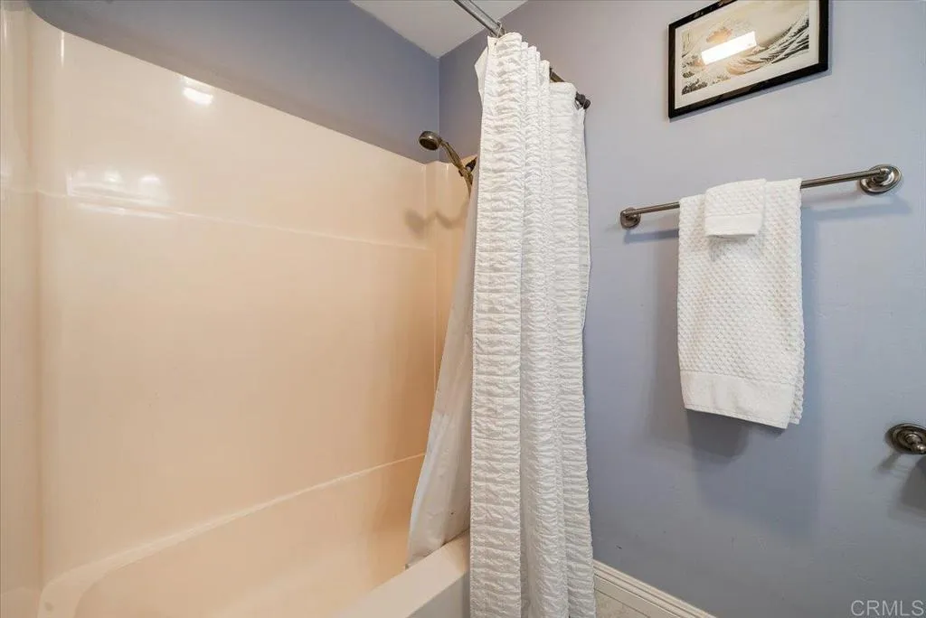 https://cdn.realtyfeed.com/cdn/127/307085353/7b7b86189ddcd0f8063be2fada8b7b93.webp