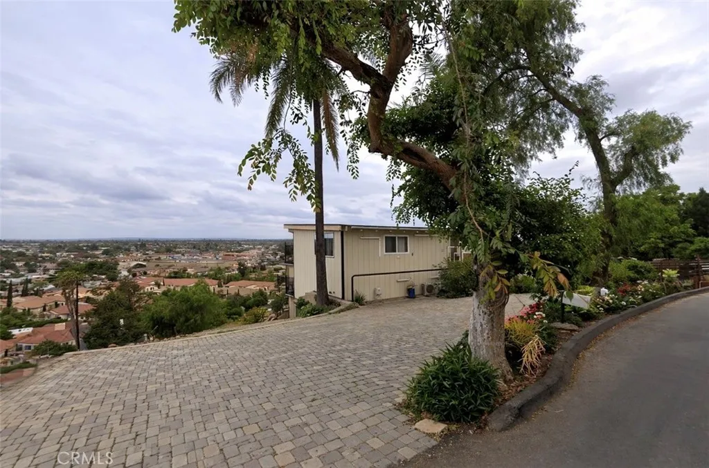 North Tustin, CA 92705