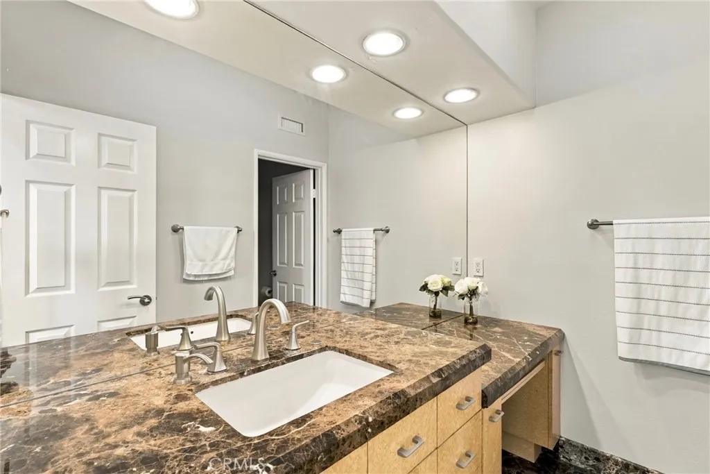 https://cdn.realtyfeed.com/cdn/127/307085536/0fd5553204b9a1b8857f442198747055.webp