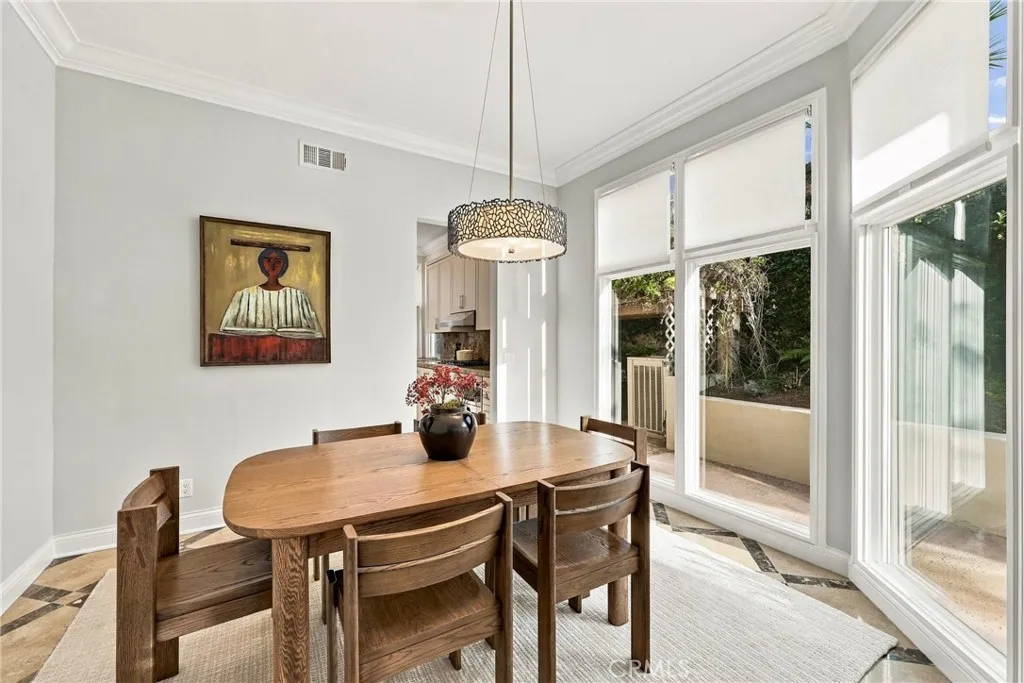https://cdn.realtyfeed.com/cdn/127/307085536/9df906f9dea06d98e5793b292c4692e3.webp