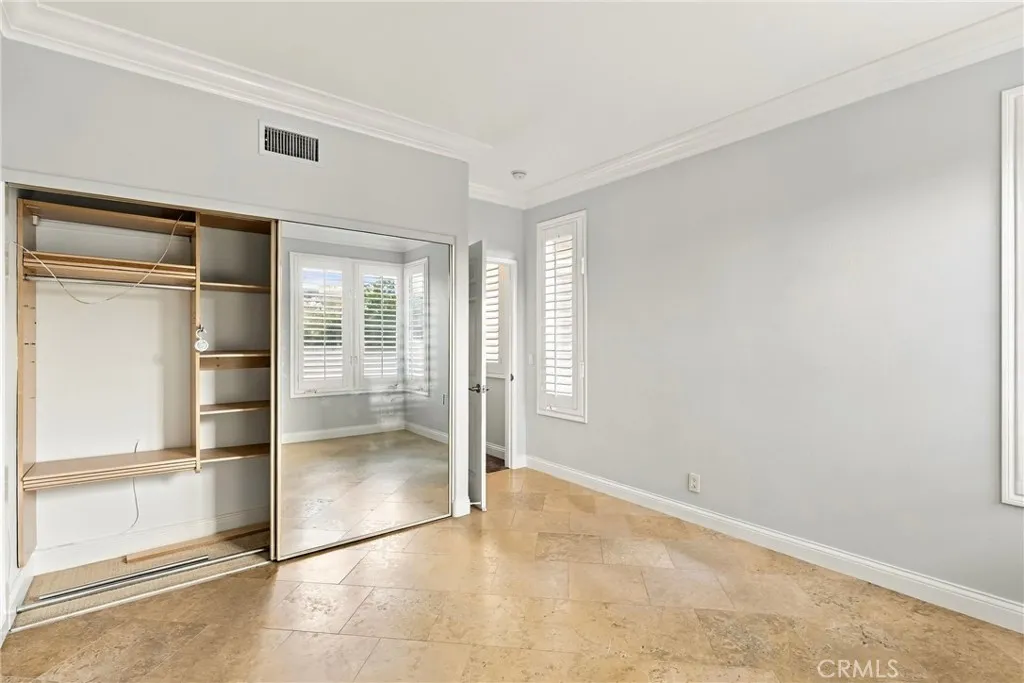 https://cdn.realtyfeed.com/cdn/127/307085536/d1dec8010a038338ec389fb488979007.webp