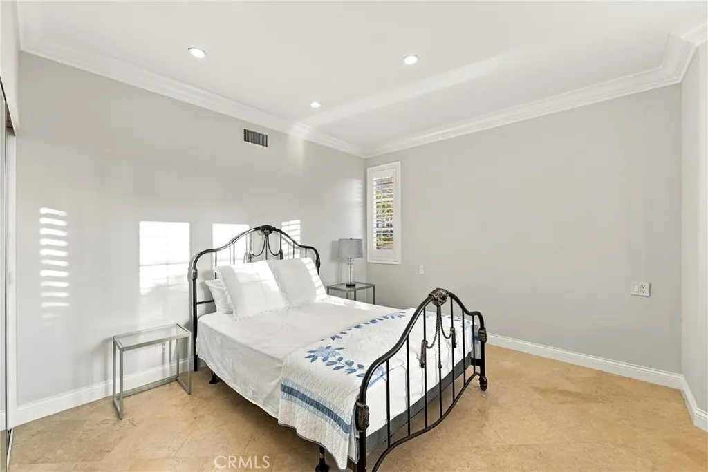 https://cdn.realtyfeed.com/cdn/127/307085536/fd94579fafafe1c81792d39b48e46ad7.webp
