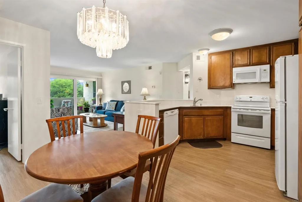 https://cdn.realtyfeed.com/cdn/127/307085584/c8db09845a553c44aed231845c895f89.webp