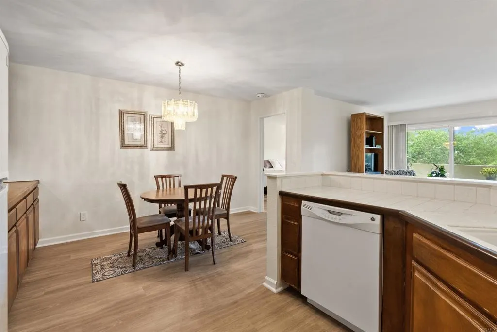 https://cdn.realtyfeed.com/cdn/127/307085584/cb3e0f01d917514aa5e20a3b58127113.webp