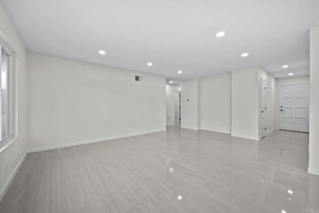 https://cdn.realtyfeed.com/cdn/127/307085614/04b48491aa88042e5ba1a060df0a7d10.webp